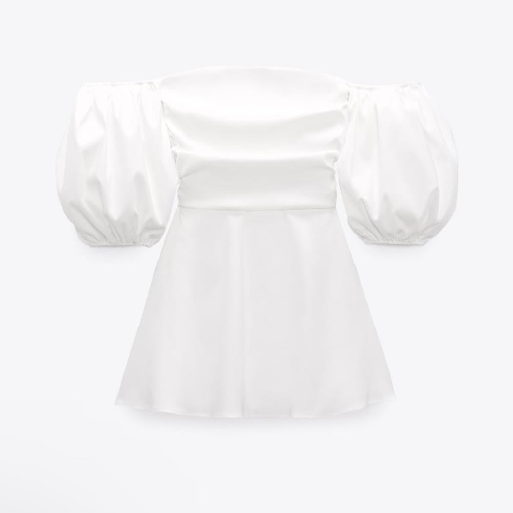 Voluminous dress